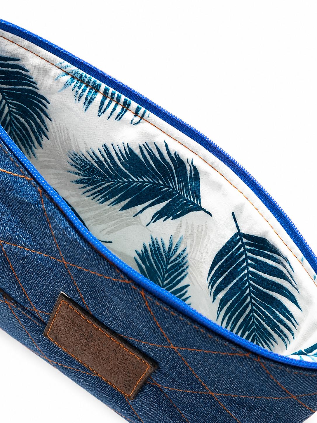 Pochette moyenne bleue claire